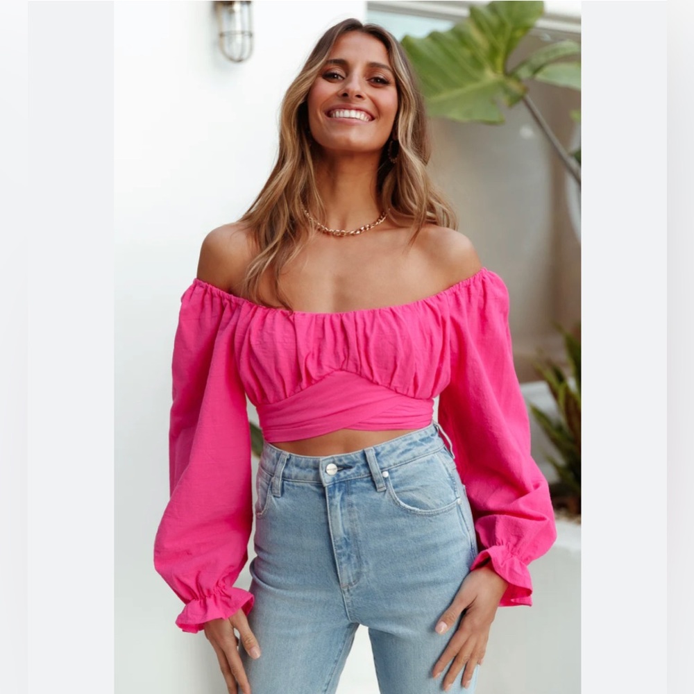 New with tags Hello Molly crop top!